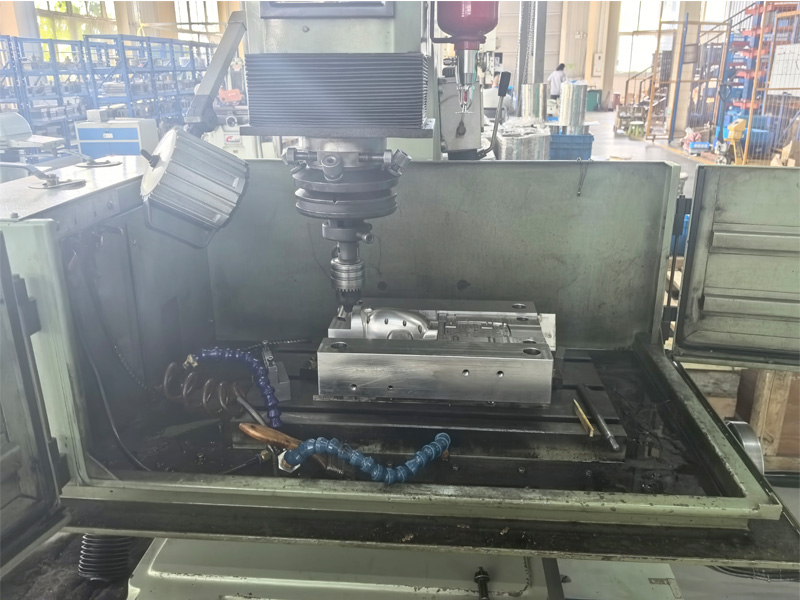 电火花微细加工在精密医疗器械领域的应用