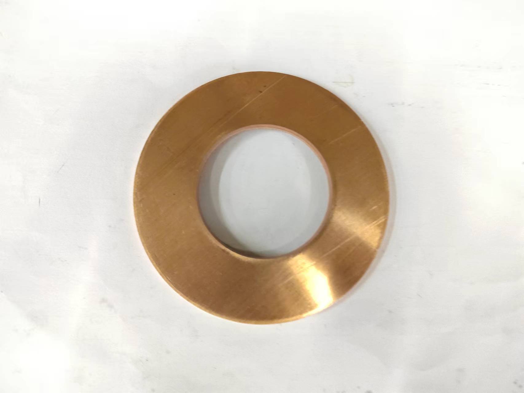 为什么冲压件加工总开裂？深度解析原因与解决方案